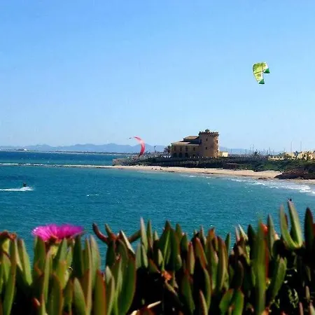 With Wifi And Air Con Holiday home *